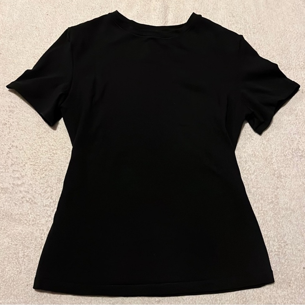 Skims black top